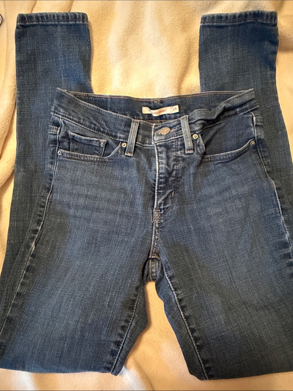 Levi's Women's Skinny Jeans in Mid Blue Wash